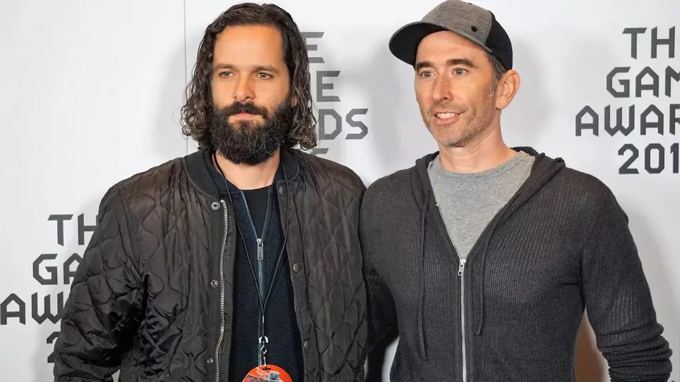 Neil Druckmann (vlevo) převezme funkci samostatného předsedy Naughty Dog poté, co z ní odstoupí spolupředseda Evan Wells (vpravo).