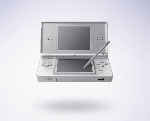 Nintendo chystá stříbrnou verzi DS Lite pro EU