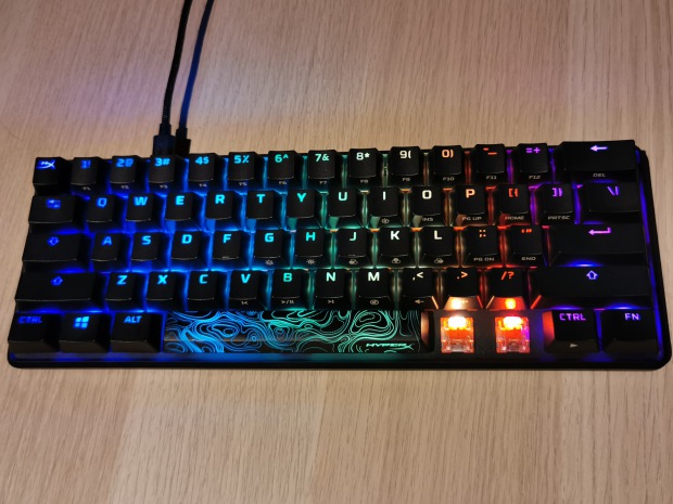 Recenze: HyperX Alloy Origins 60, klávesnice, která šetří místo