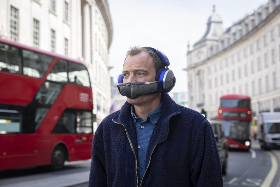Dyson představil headset se zabudovaným čištěním vzduchu