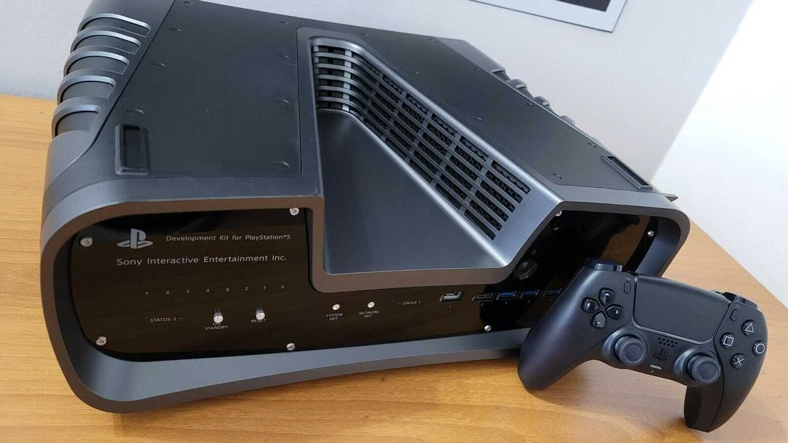 Vývojáři již mají pracovat s devkity výkonnějších verzí PlayStation 5 a Xbox Series X, tvrdí insider