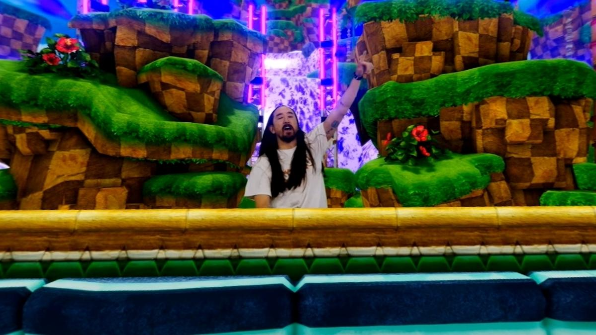 Populární DJ Steve Aoki zahrál pro fanoušky Sonica, těm se koncert nelíbil