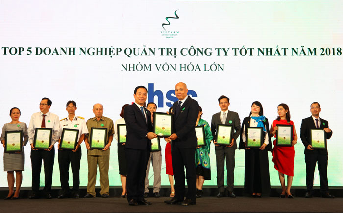 HSC nhận “cú đúp” giải thưởng quan trọng Trong cuộc bình chọn doanh nghiệp niêm yết 2018