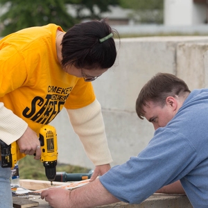 Students Create Planting Signage for Community Service Learning Event