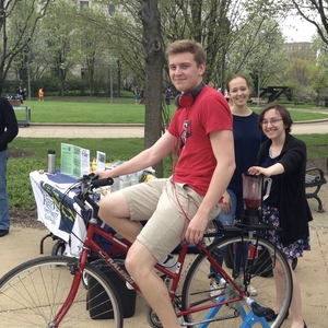 Pedal-powered smoothies to celebrate Earth Day at Case Western Reserve University!