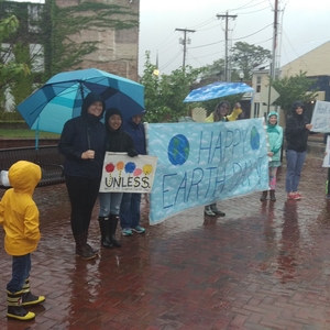 Randolph College co-sponsors Satellite March for Science on Earth Day in Lynchburg