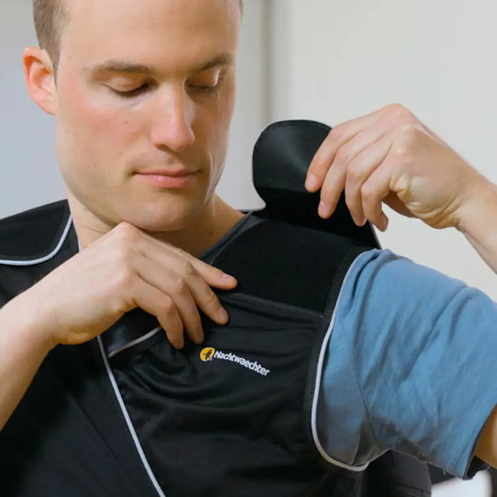 Nachtwaechter Anti - Schnarch Weste 2.0 + Zubehör XL/XXL + Seitenschläfer - Kissen LINA + 2 Kissenhüllen grau — Nachtwaechter