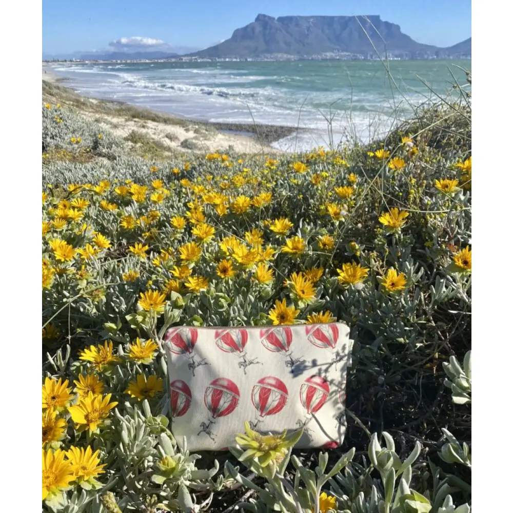 IN-FLIGHT ZEBRA Waschtasche — Mzansi Trading