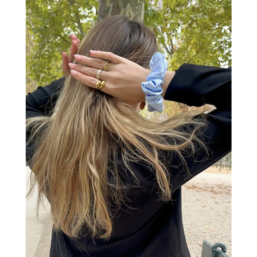 Chouchou en soie upcyclée haut de gamme - Noir (maintien ferme) — Slow & Glow