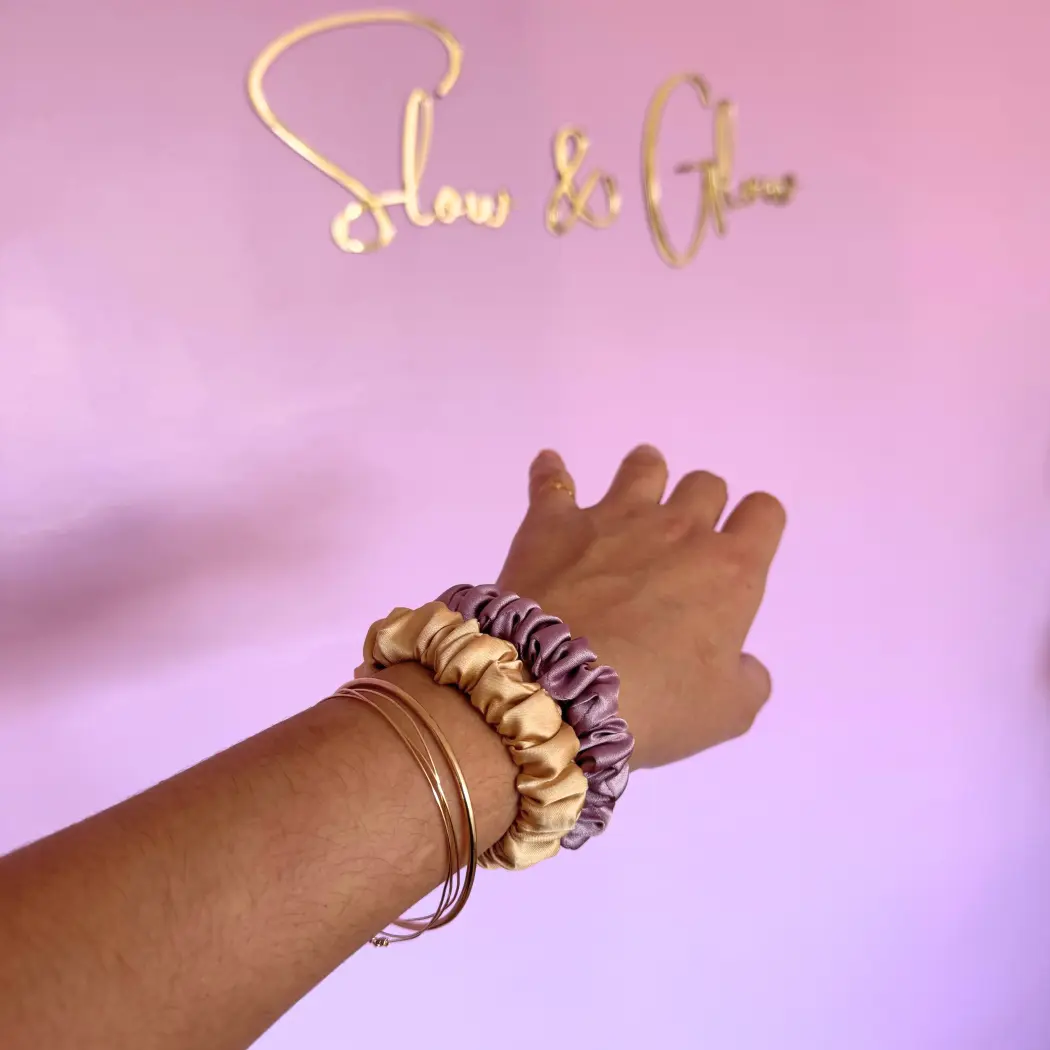 Élastique cheveux en soie upcyclée haut de gamme - Perle (maintien ferme) — Slow & Glow
