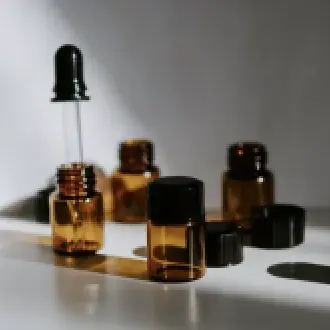 L'huile de Jojoba : 6 bienfaits pour la peau, les cheveux et le corps
