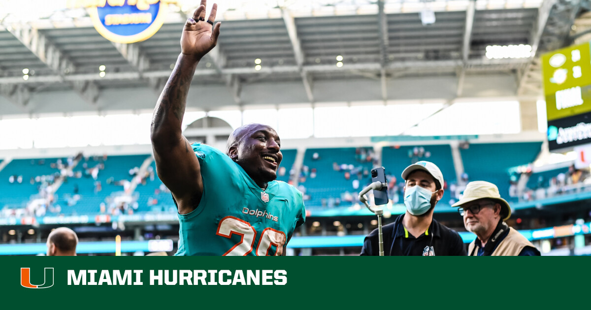 Hurricane great Duke Johnson stars in Dolphins' 6th straight win