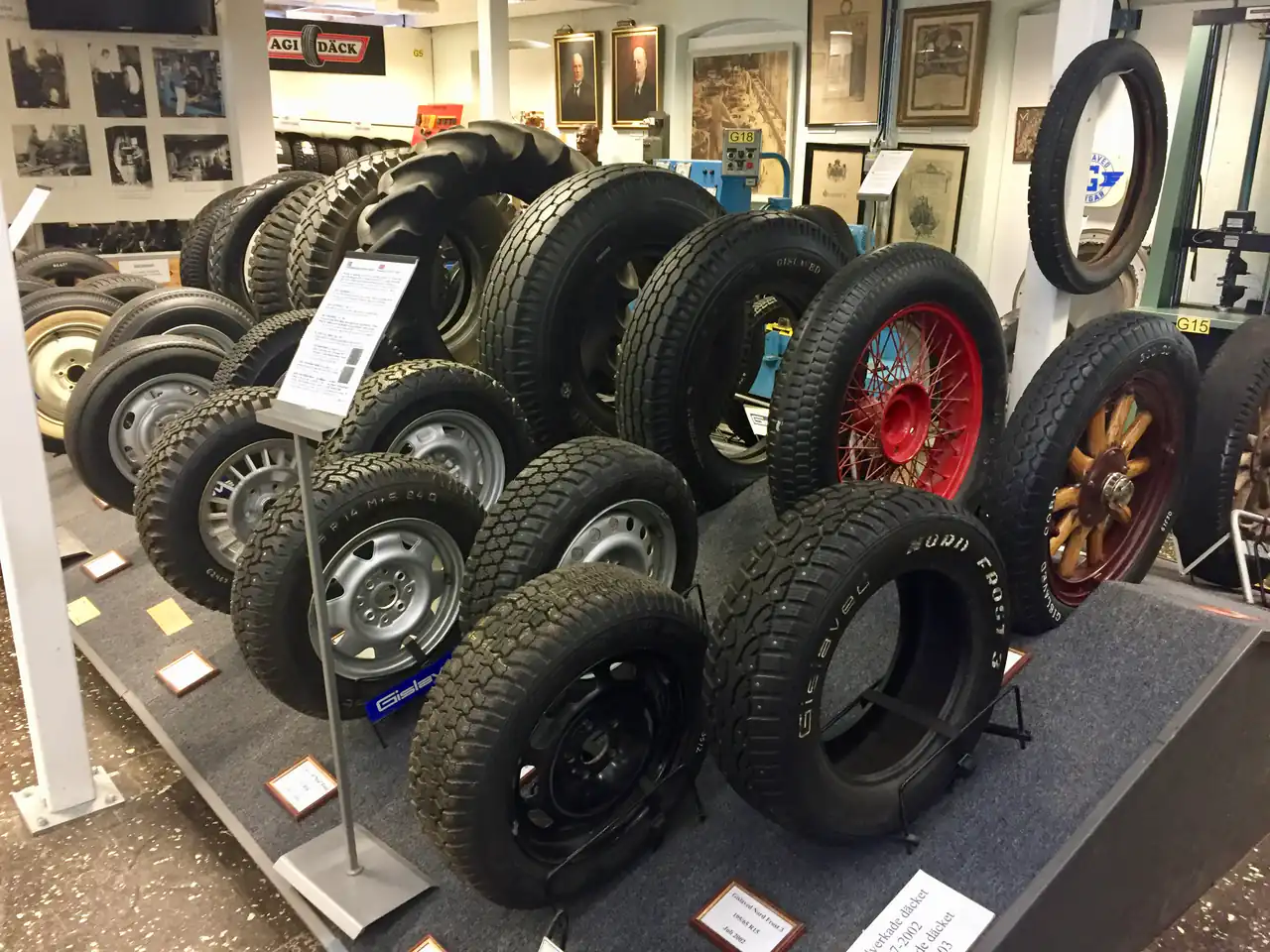 Bildet viser en utstilling ved Gislaveds Industrimuseum i Sverige.