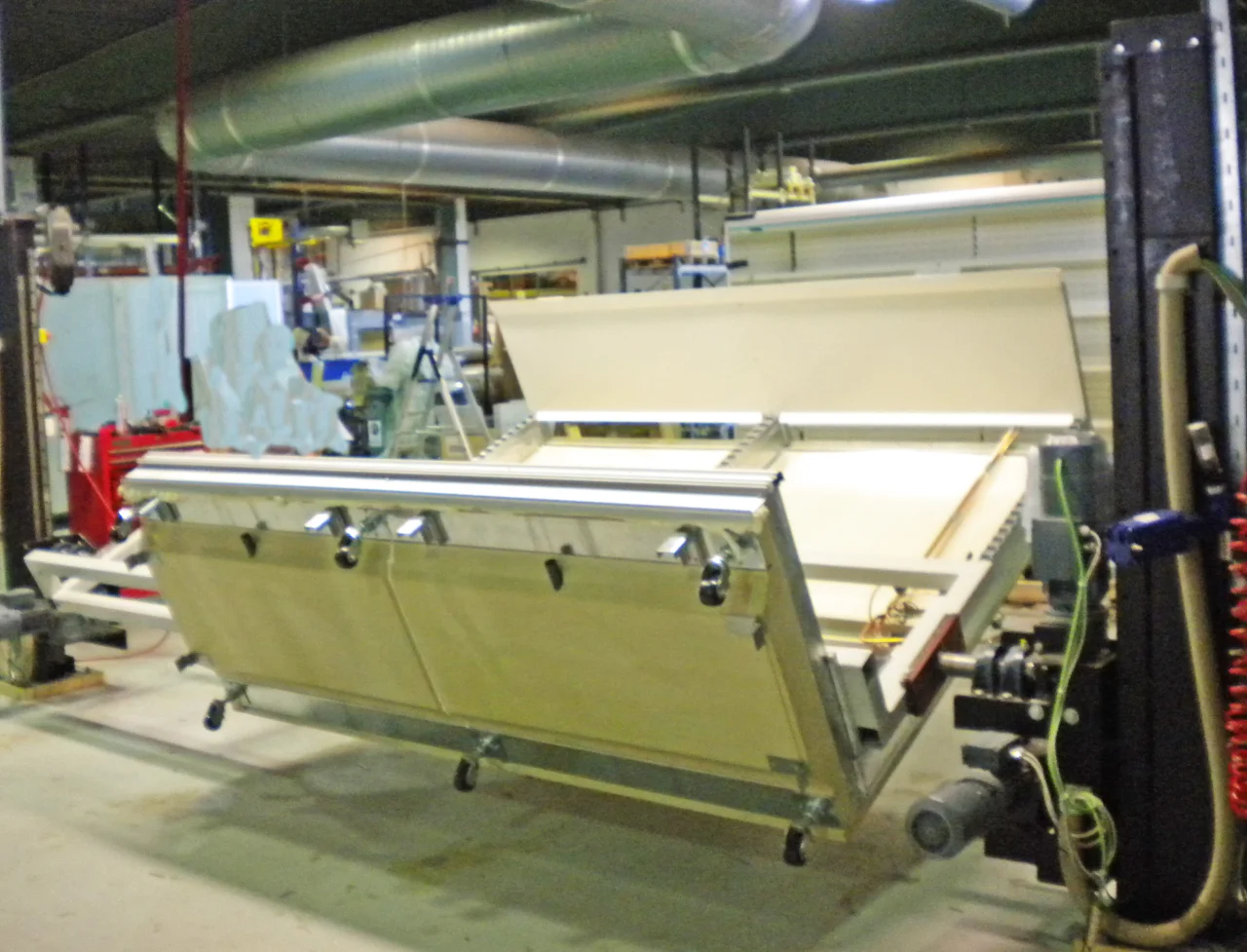 Norilds moderne jigg for montering av kjøledisker med fokus på HMS og effektivitet