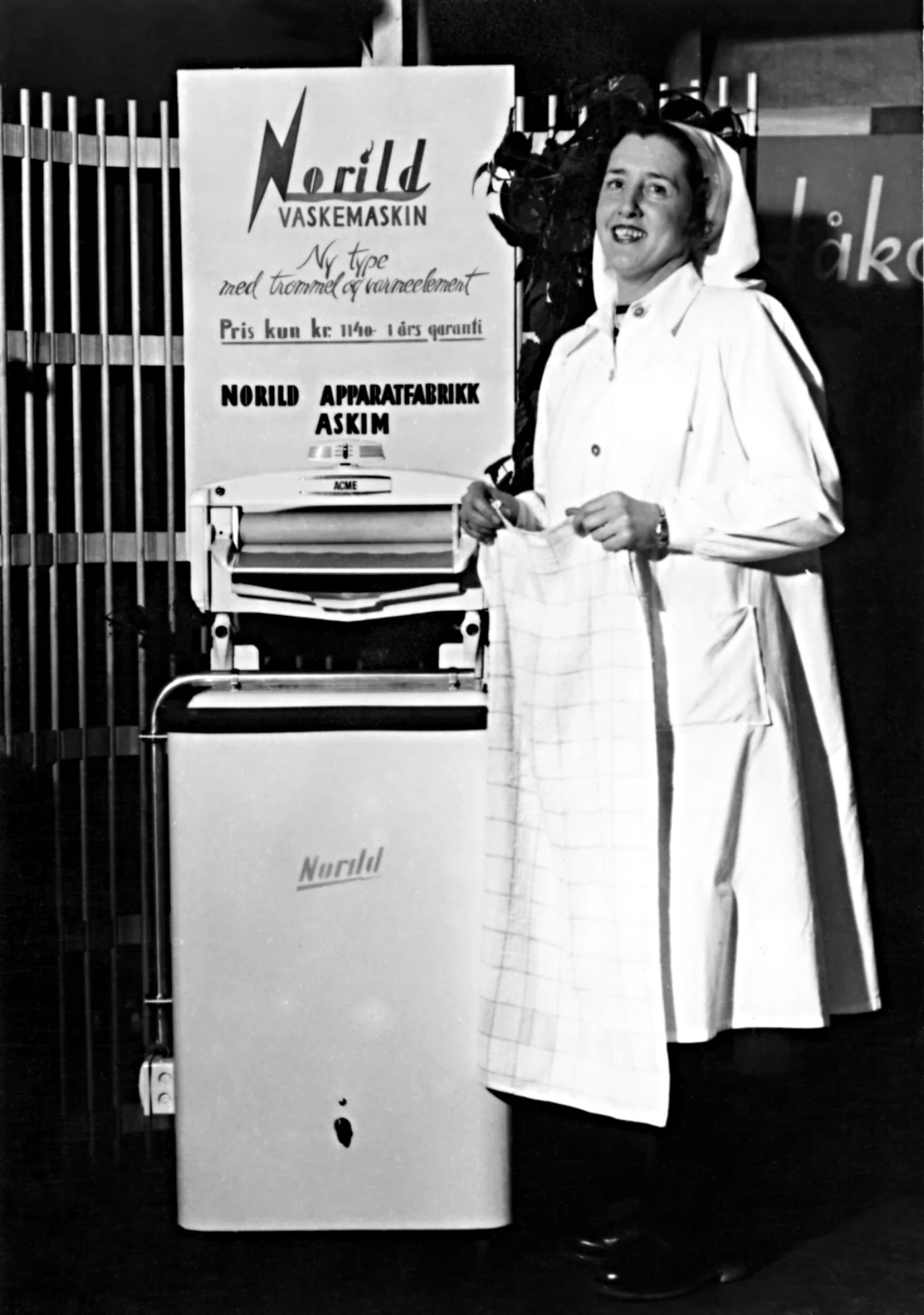 Norild vaskemaskin med elektrisk tørkerulle produsert av Norild Apparatfabrikk i Askim på 1950-tallet