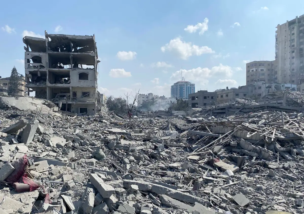 Gaza – store ruinfelt med sammenraste bygninger og betongrester.
