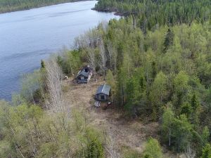 Suksijärvi rantaa * määräala tienvarrelta * osuudet yhteisiin * Lompolo * pala Lapinmaata + pömpelit