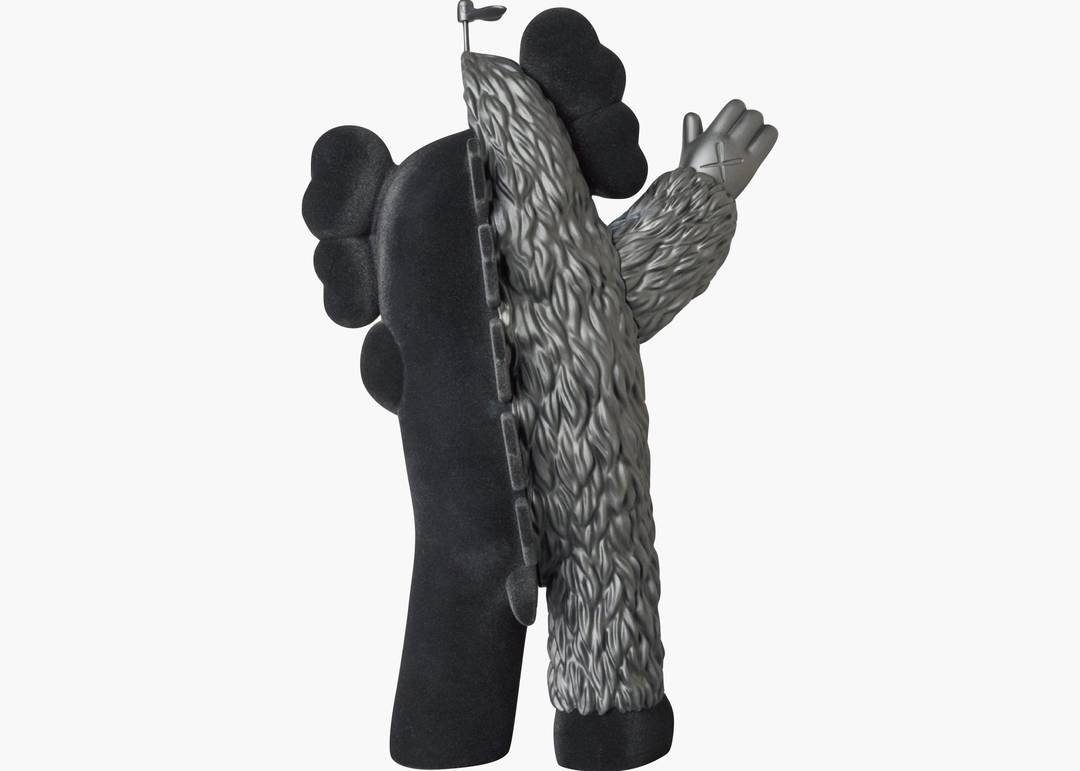 KAWS KACHAMUKKU Vinyl Figure Black | Hype Clothinga