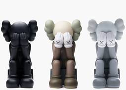 その他 KAWS PASSING THROUGH GREY 28cm Passing through open edition grey by Kaws from 2018 - Dope