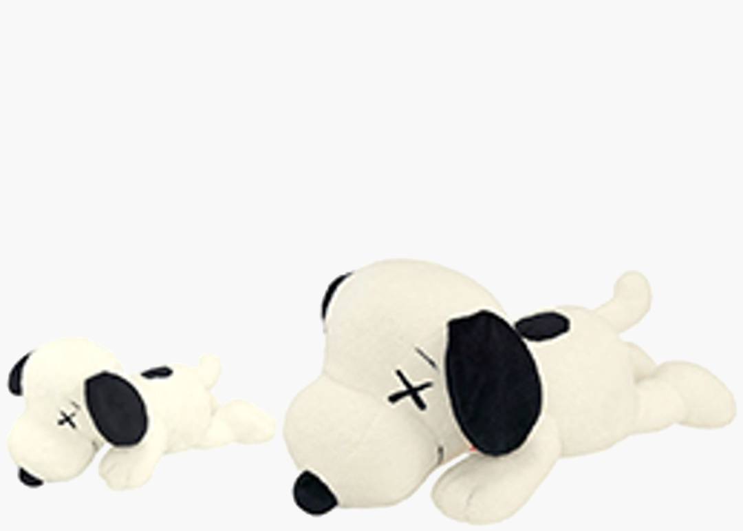 Uniqlo Kaws Peanuts Snoopy Plush Toy and Clothes 