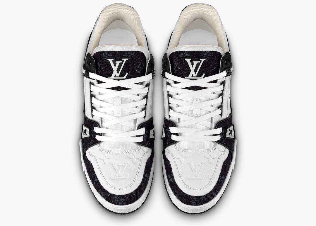 Lv trainer leather high trainers Louis Vuitton White size 44 EU in