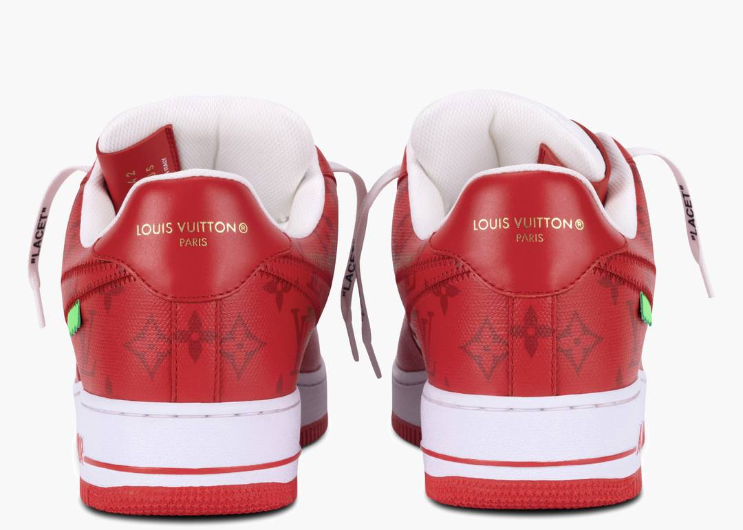 4.000 dollari al paio: lo streetwear celebra la nomina di Abloh da Vuitton  con 10 sneaker Off-Louis Air Jordan 1 - LaConceria