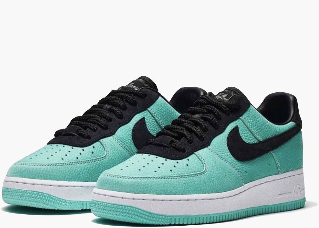 Nike Nike X Tiffany And Co. Air Force 1 Friends And Family Pack With Jacket  And Accessories