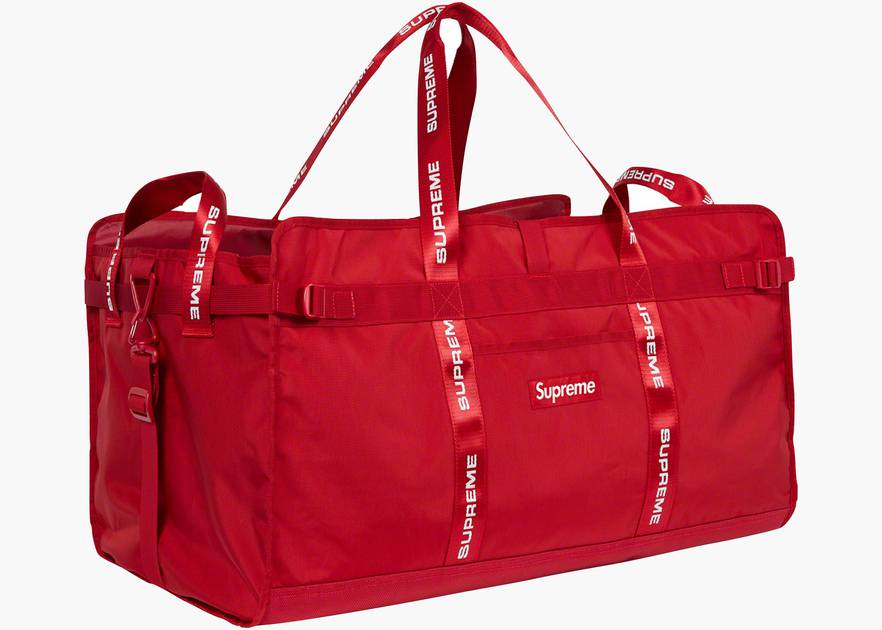 Supreme Shoulder bag Red Cloth ref.378471 - Joli Closet