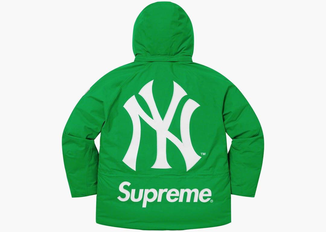 Supreme New York Yankees GORE-TEX 700-Fill Down Jacket Green