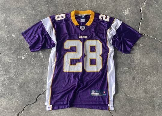 Vintage NFL Hockey Vikings Jersey T-shirt 28 Peterson 0028 Hype Clothinga Limited Edition  