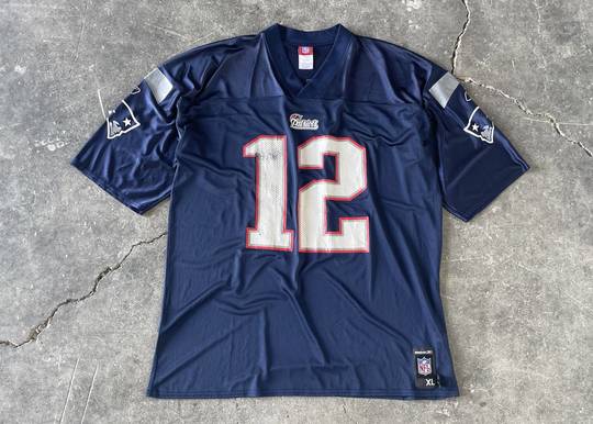 Vintage NFL Jersey T-shirt Patriots 12 Brady  00186 Hype Clothinga Limited Edition