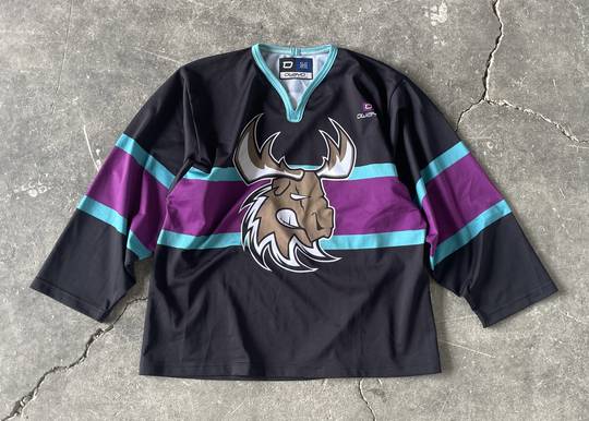 Vintage T-shirt Jersey Hockey Owayo Caribous 77  00154 Hype Clothinga Limited Edition