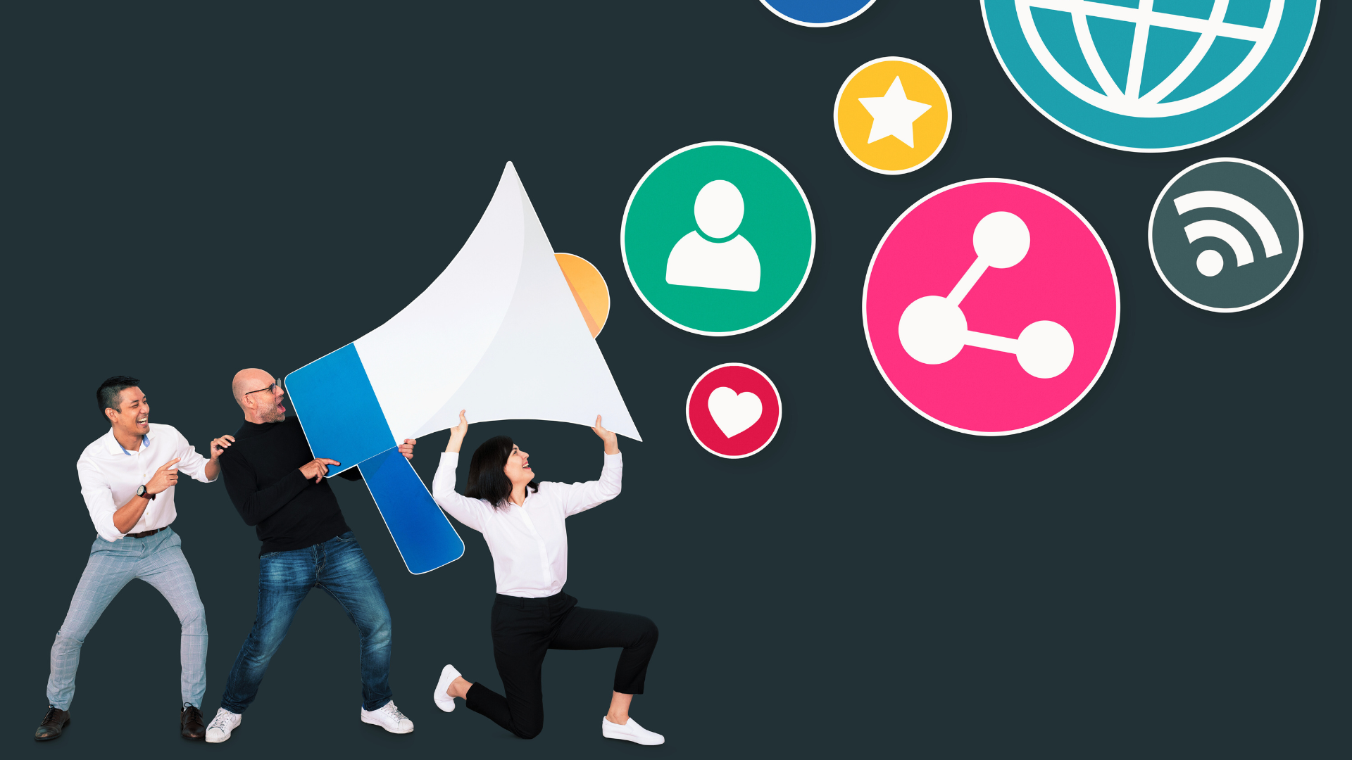 Hoạt động thu hút người dùng bằng nhiều kênh và tín hiệu khác nhau