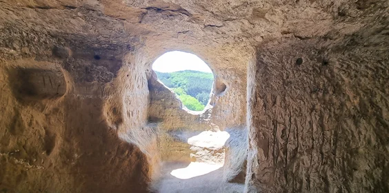 Kishartyáni kőlyuk
