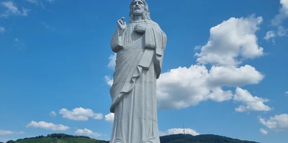 Estátua de Cristo Abençoando