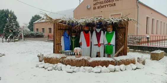 Petőfi Sándor Közösségi Színtér és Könyvtár