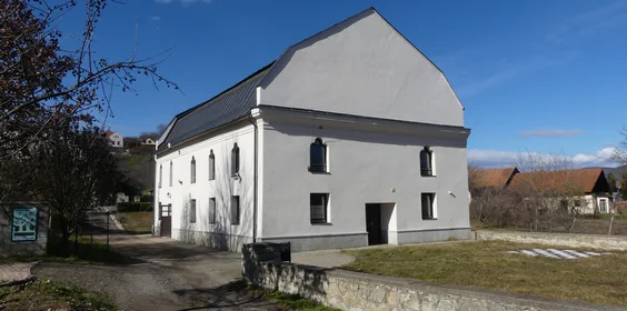 Gólyavédelmi központ