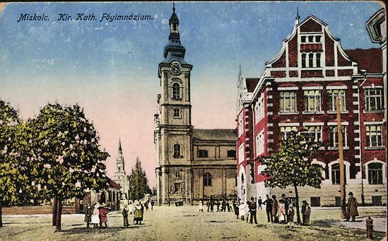 Az iskola régi képeslapon