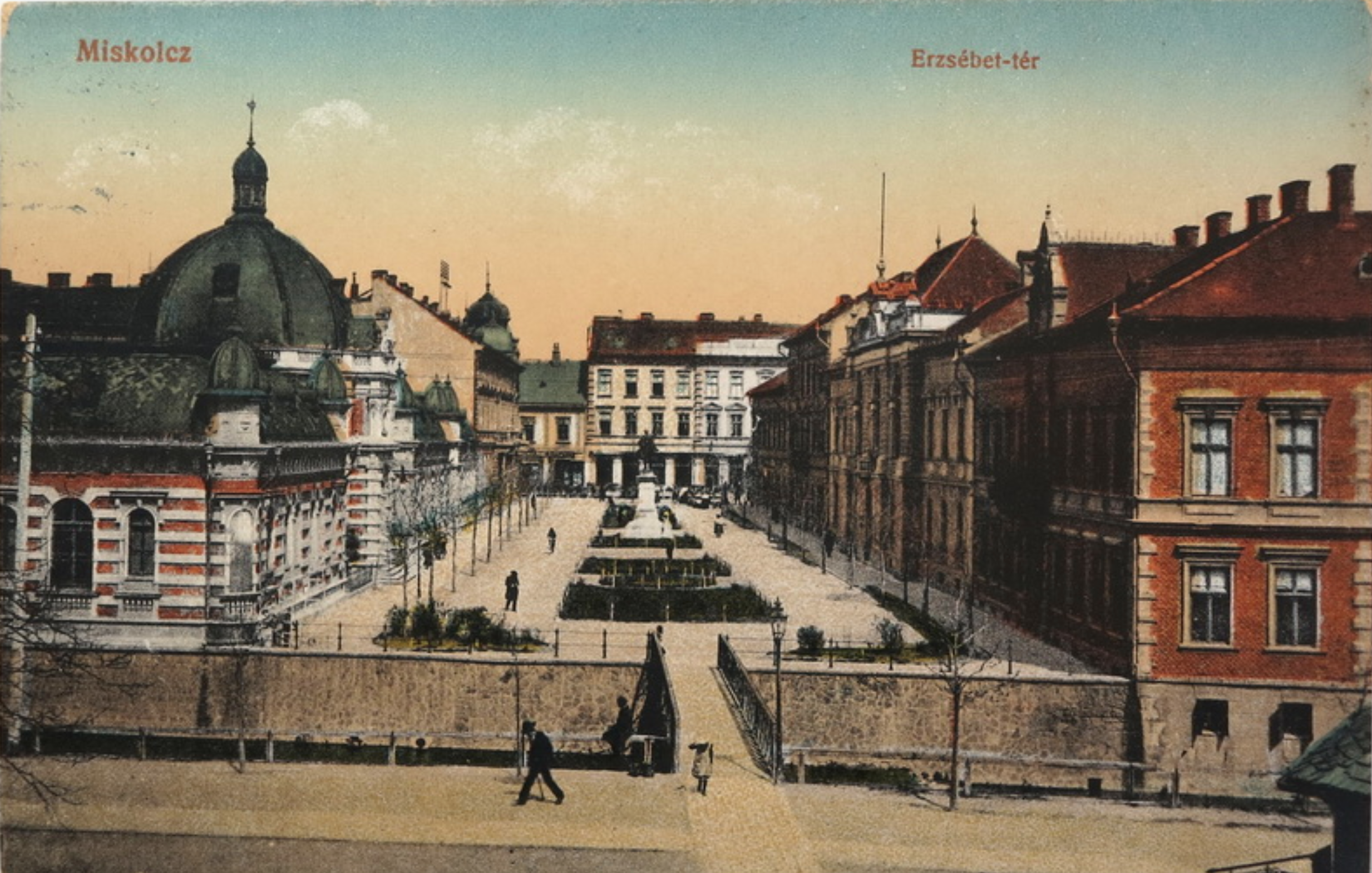 1917-ben, egykori képeslapon