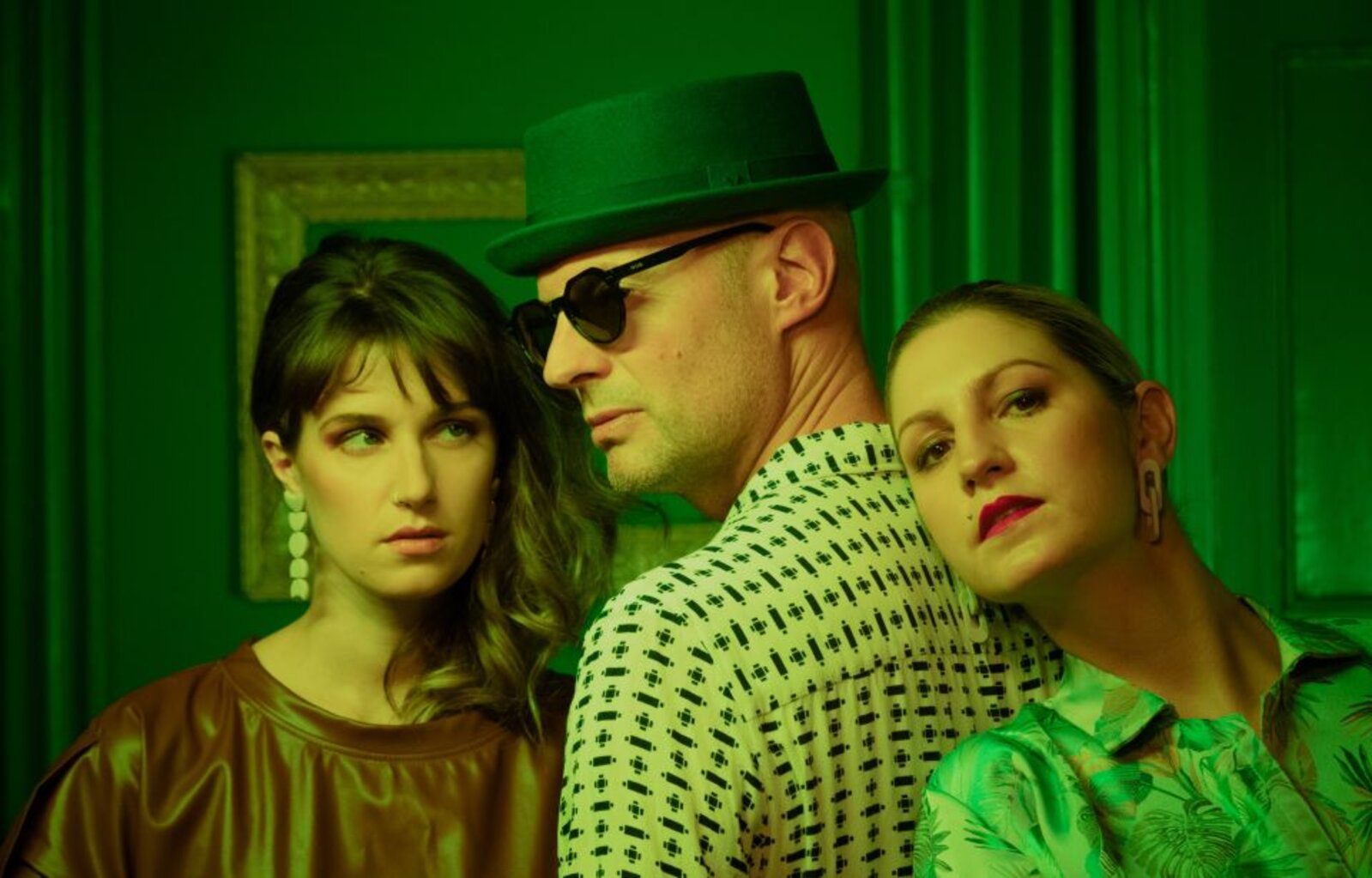 Mermelada de estrellas - un diálogo literario-musical vivo y vibrante en el escenario