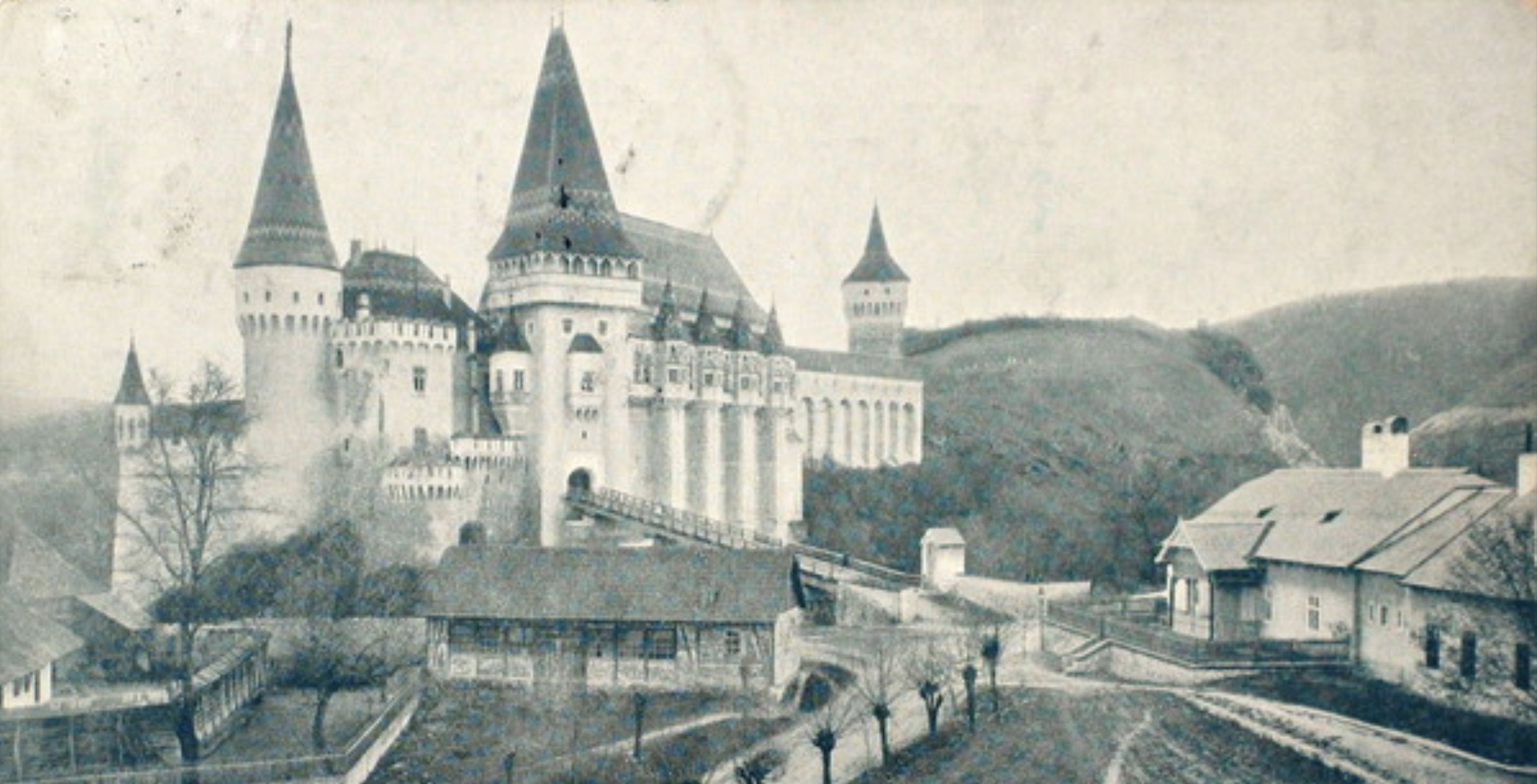 A vár régi képeslapon
