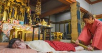 在寺廟享受120分鐘的竹竿香薰按摩