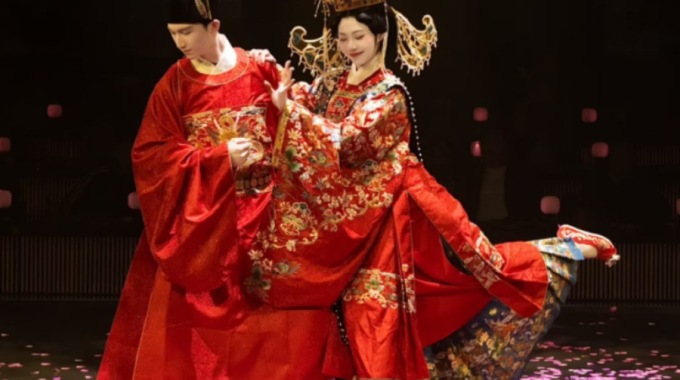 【覺宴·宮廷餐秀】雲南昆明覺宴|全景沉浸式國風宮宴文旅盛會【午宴/晚宴/過橋米線+含服飾體驗+可選化妝】
