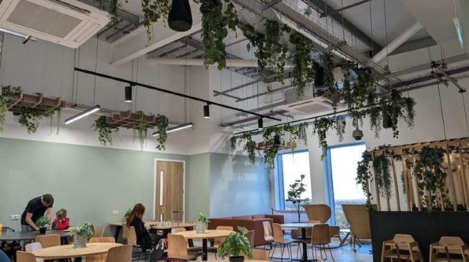 英國利茲布拉德福德國際機場貴賓廳休息室使用券/LBA機場VIP貴賓室 轉機/休息