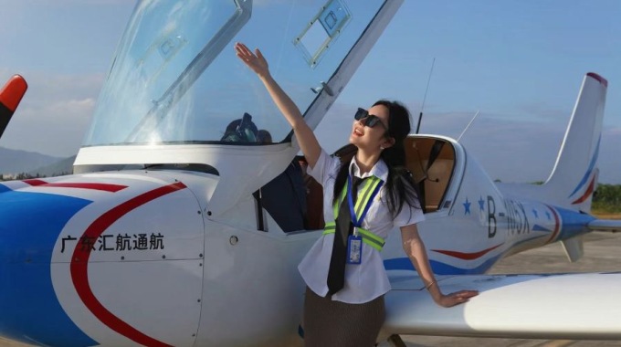 廣東珠海逆風飛行服務珠海蓮洲基地 — 真機駕駛 直升機 固定翼飛機駕駛【不限人群】15分鐘飛行體驗門票