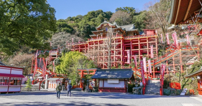 佐賀包車一日遊/客製化行程：祐德稻荷神社｜武雄圖書館｜大魚神社｜唐津城｜有田燒（瓷器）｜嬉野溫泉