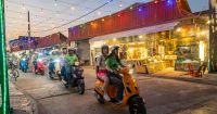 金邊復古偉士牌機車夜間美食之旅