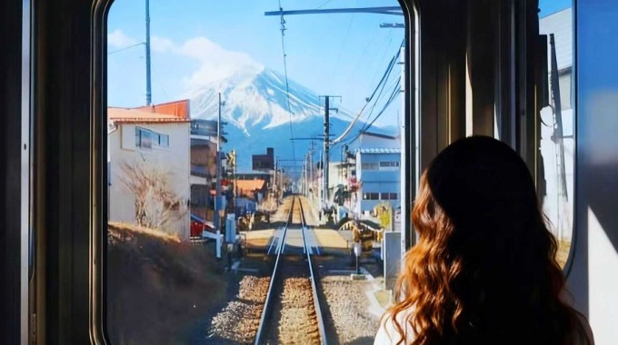 富士山山梨水果採摘，河口湖網紅觀光電車，大石公園一日遊