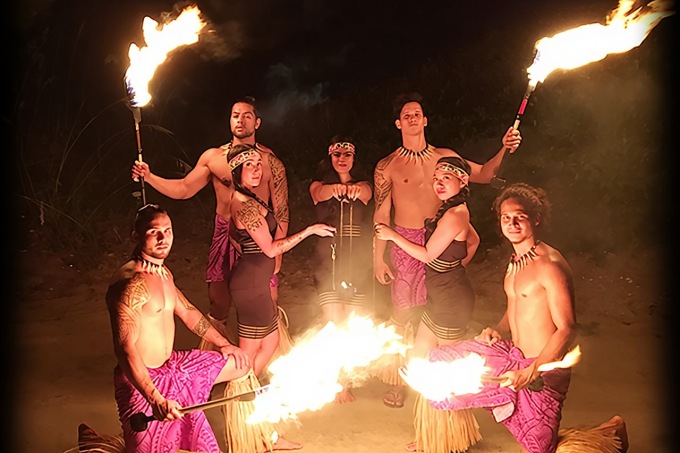 代託納海灘Polynesian Fire晚餐及演出票