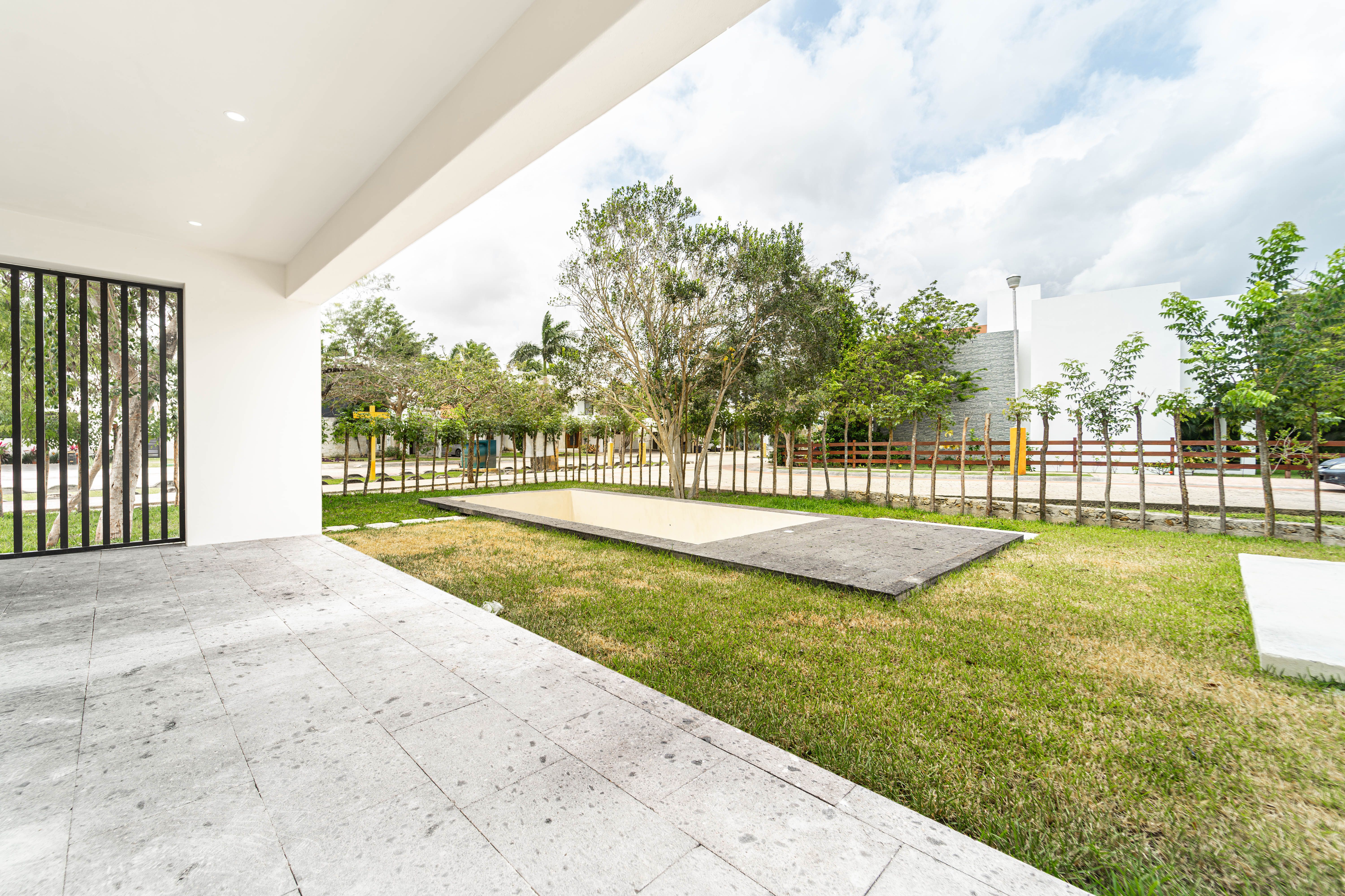 Casa en venta en frente a lago en Lagos del Sol, Cancún